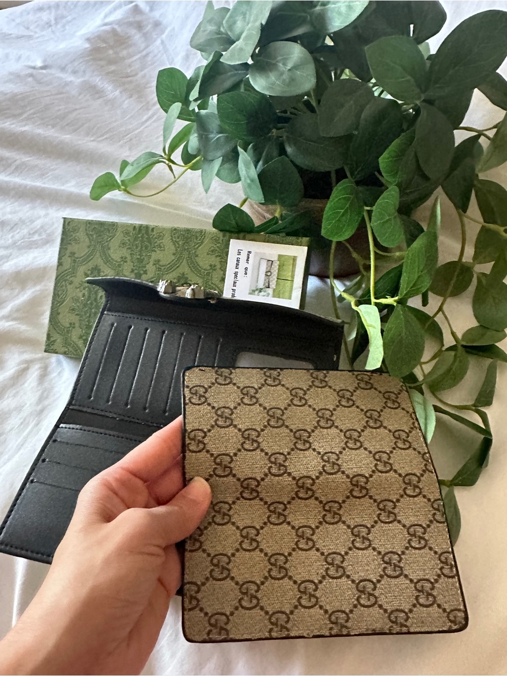 Gucci Beige GG Supreme Continental Wallet with Silver-Tone Tiger Head - Picture 11 of 13